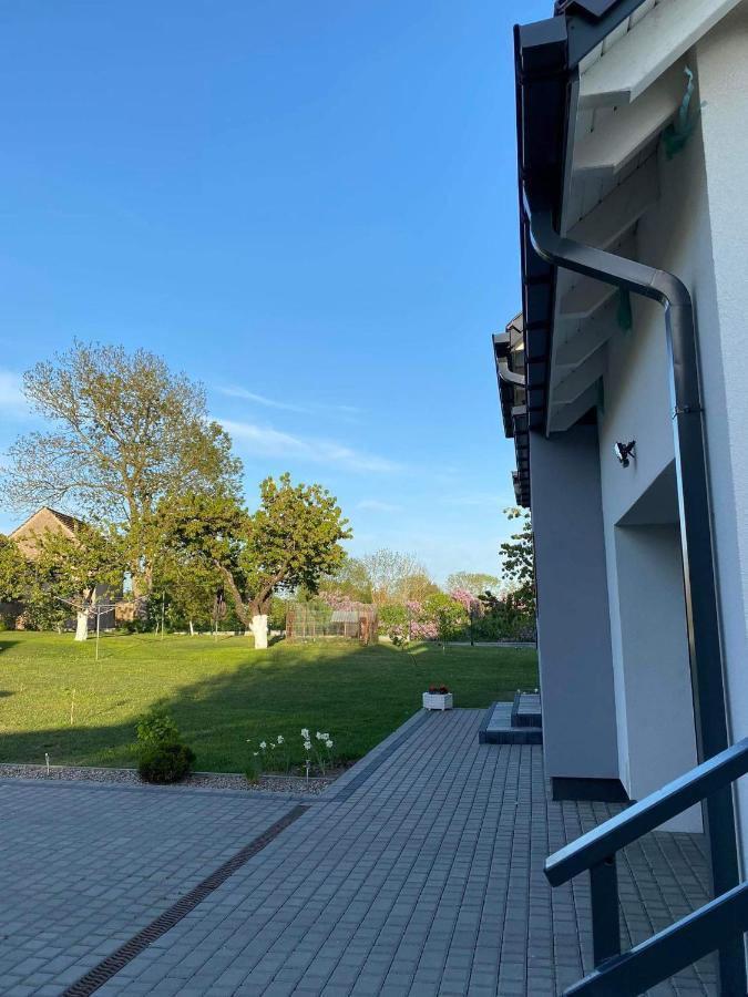 Apartament Nad Jeziorem Welle Kołczewo Exterior foto