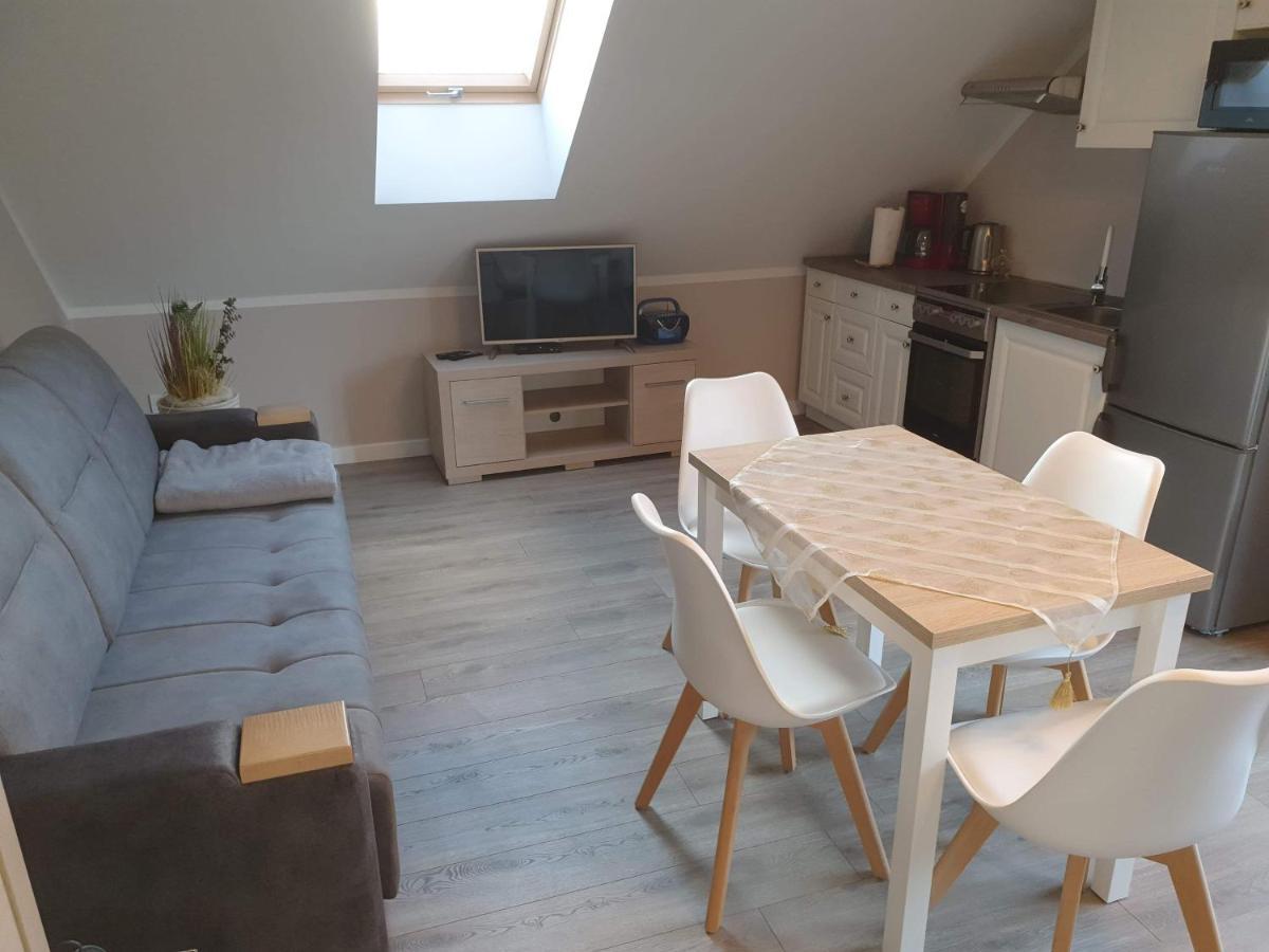 Apartament Nad Jeziorem Welle Kołczewo Exterior foto